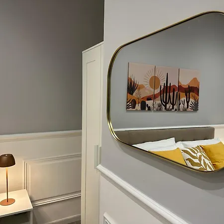 La Casa Dell'Arco 45 & 47 * טריג'אנו